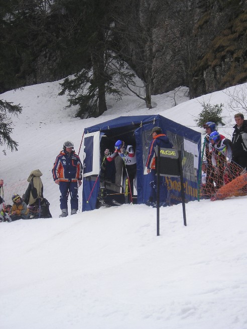 Loserkurs 2005 - Pranger im Starthaus - 197082.2 Loserkurs 2005 - Pranger im Starthaus - 197082.2